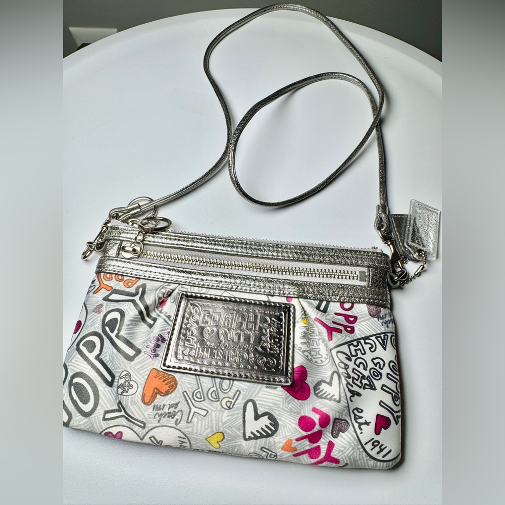 Vintage Coach Poppy Graffiti Metallic Crossbody Bag – Silver/Multicolor